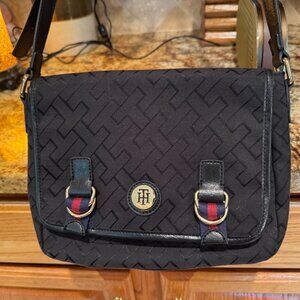 Tommy Hilfiger Adjustable Crossbody Purse Black 11 1/2" x 8" Lined